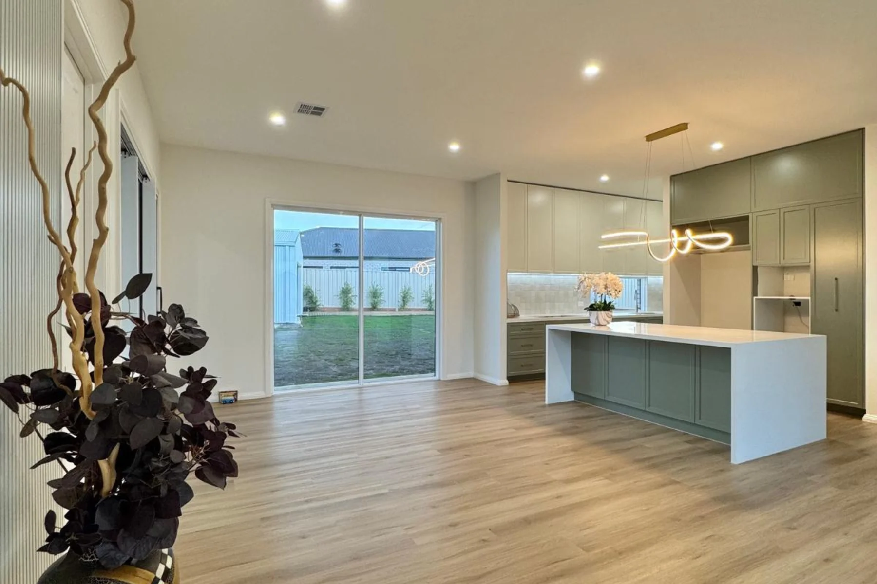 VK Windows & Doors - Custom Aluminium Factory Melbourne (2)